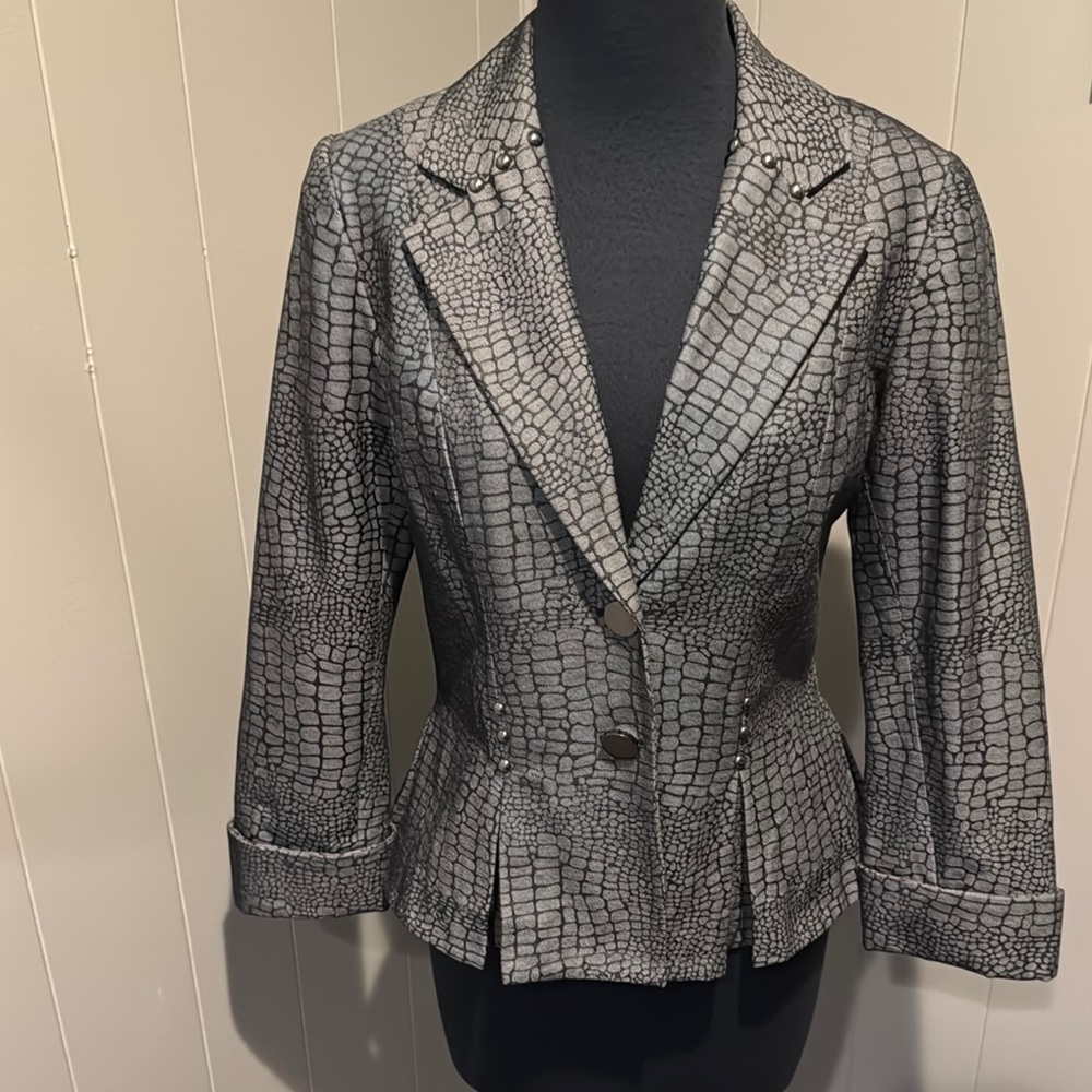 Isabel gray/black metallic croc print studs pleated peplum lined jacket. Small